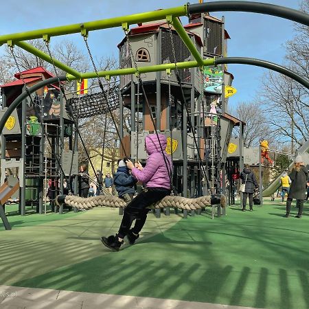 Juna2 - Nowoczesny Apartament W Centrum Z Widokiem Na Park プルシュクフ エクステリア 写真