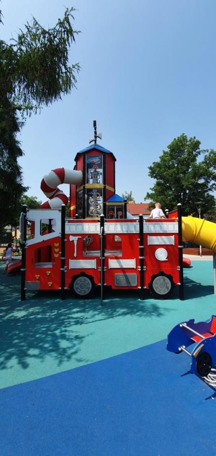Juna2 - Nowoczesny Apartament W Centrum Z Widokiem Na Park プルシュクフ エクステリア 写真